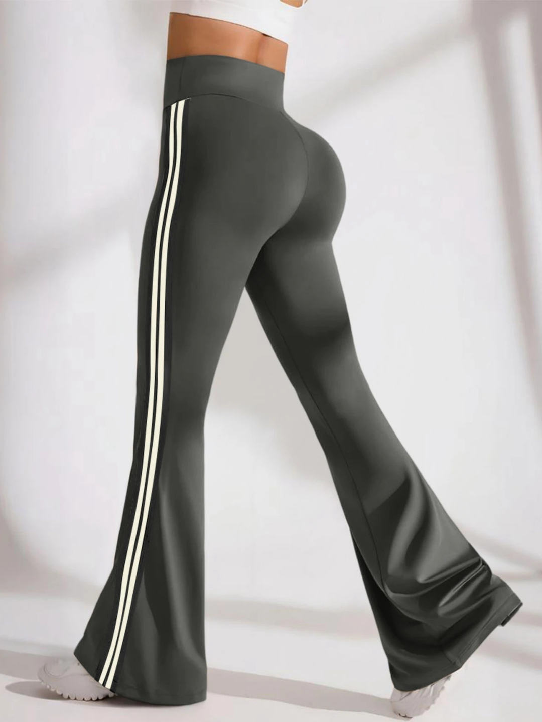 Kelsey - Sleek Flared Pants