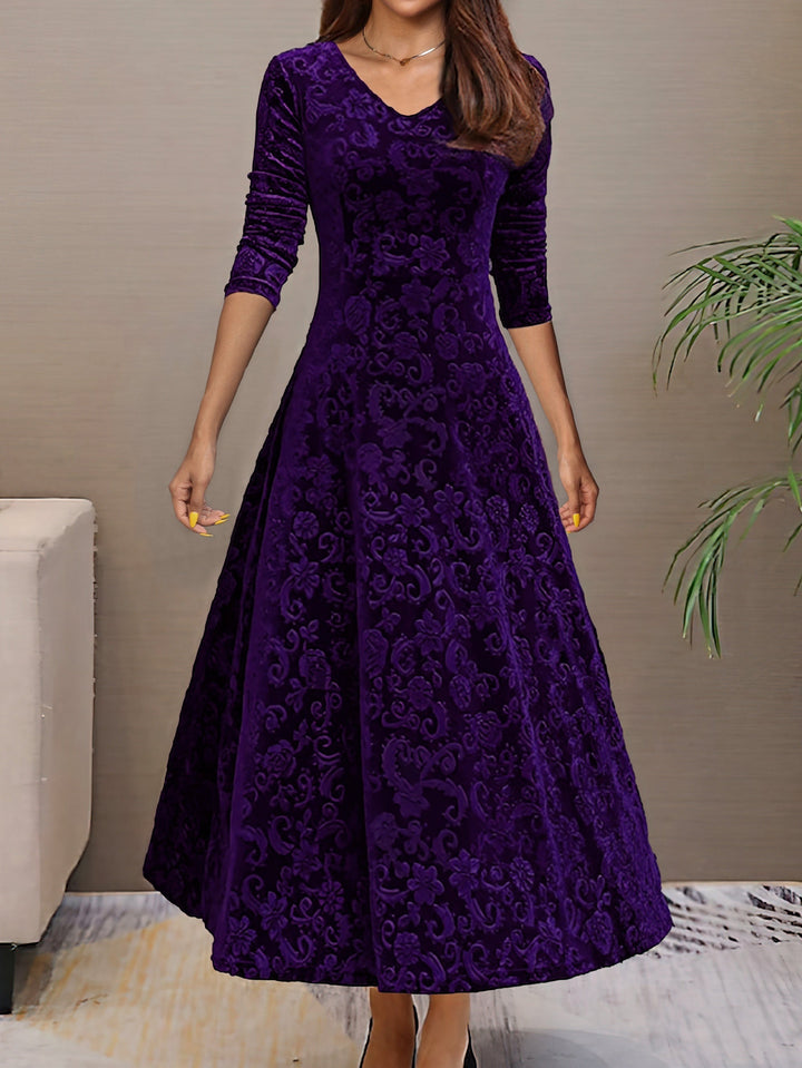 Evelyn - Luxurious Velvet Dress
