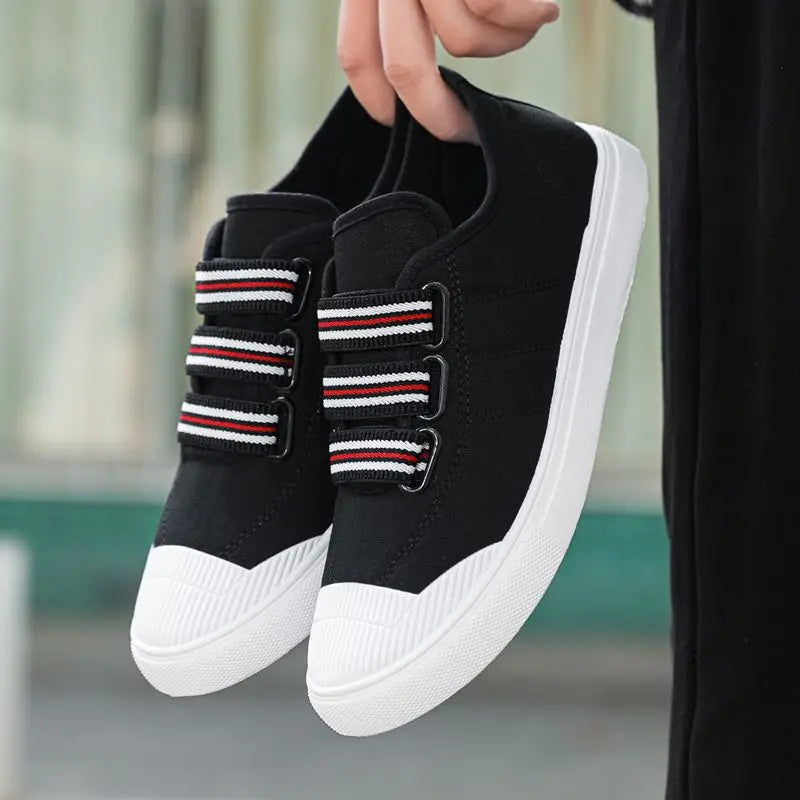 Dash - Sleek Casual Sneakers