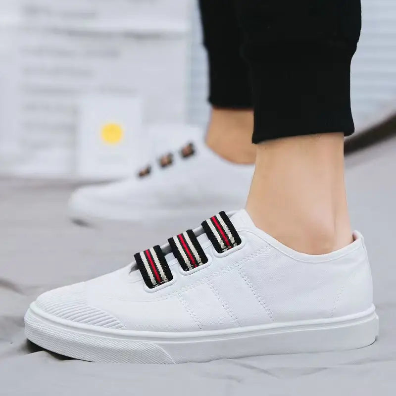 Dash - Sleek Casual Sneakers