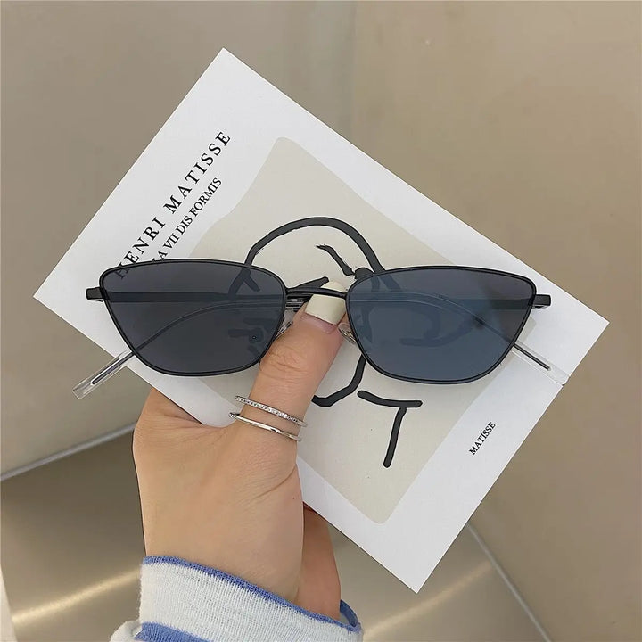 Kaitlyn - Sleek Metallic Sunglasses