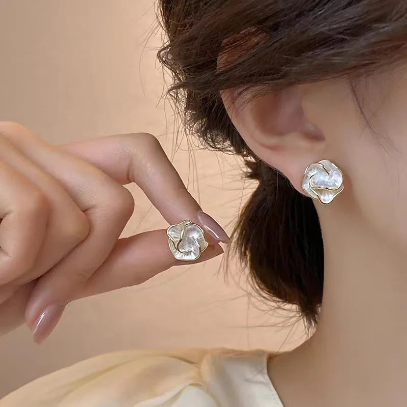 Elena - Elegant Floral Earrings