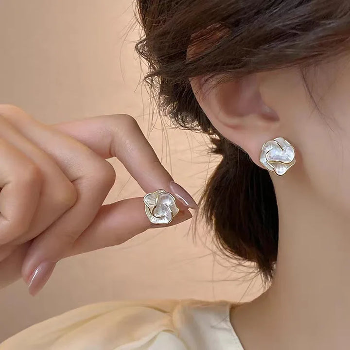 Elena - Elegant Floral Earrings