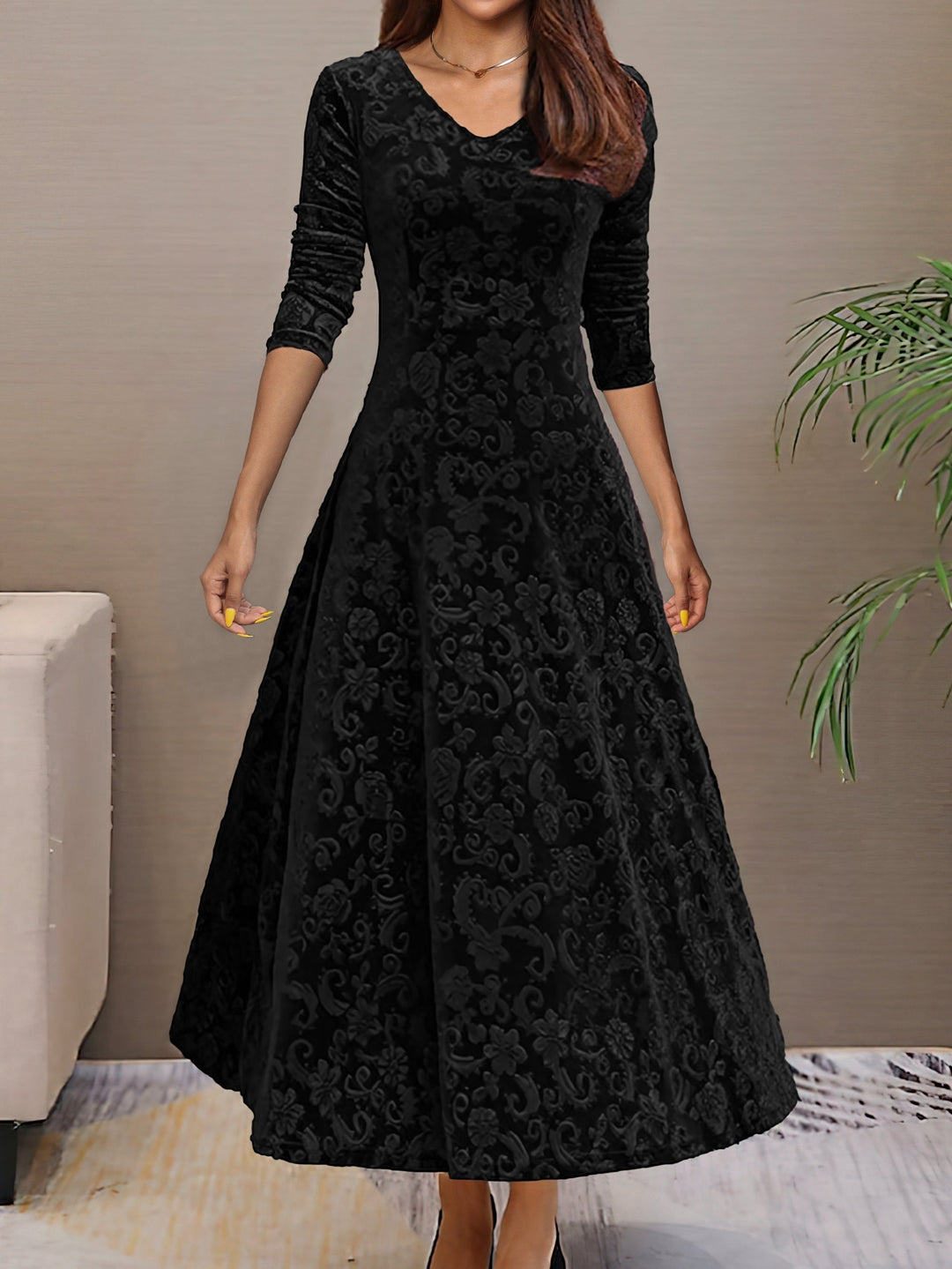 Evelyn - Luxurious Velvet Dress