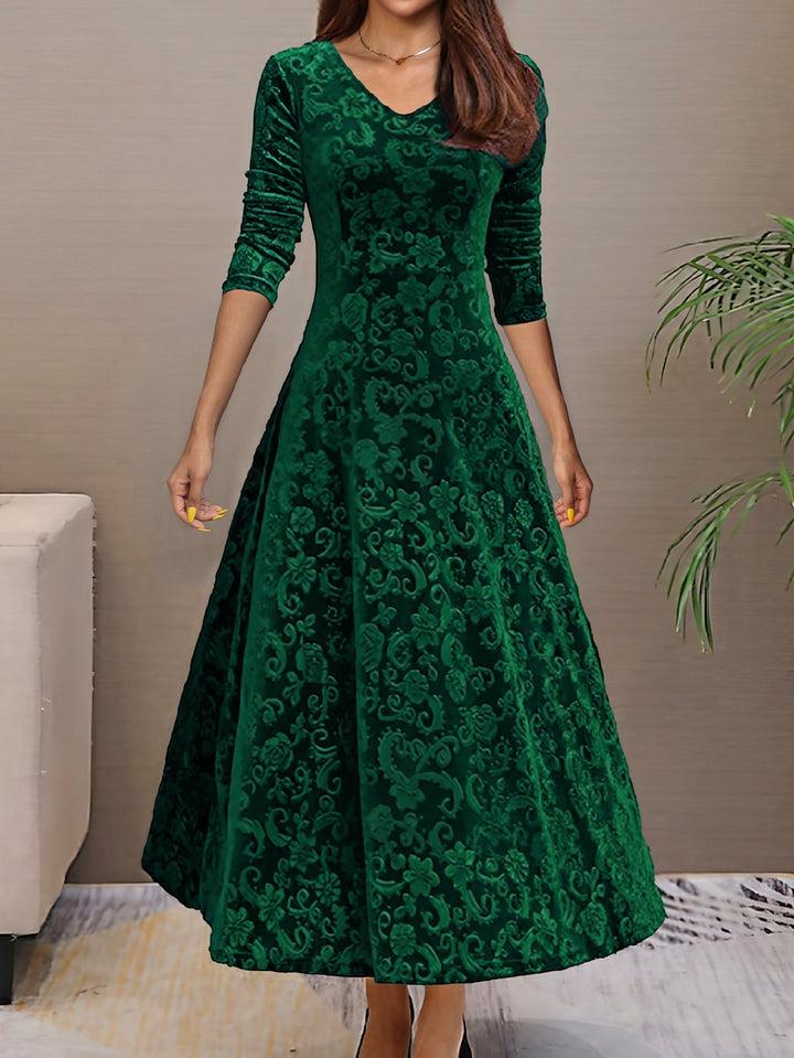 Evelyn - Luxurious Velvet Dress
