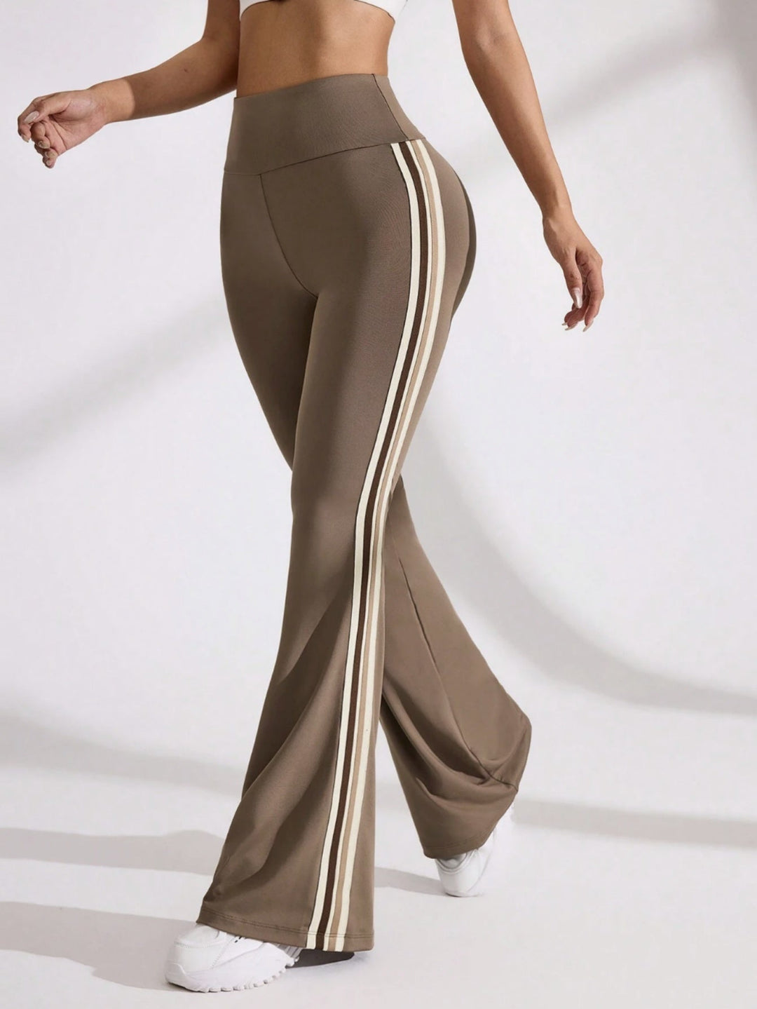 Kelsey - Sleek Flared Pants